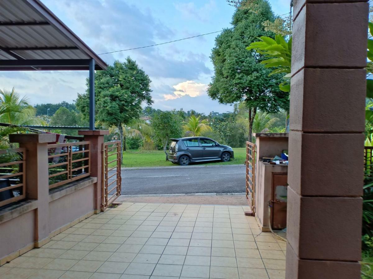 Muslim Dinaim Homestay Tanjong Malim Exteriör bild