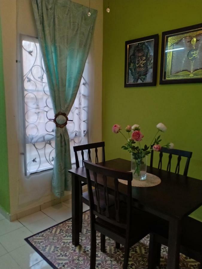 Muslim Dinaim Homestay Tanjong Malim Exteriör bild
